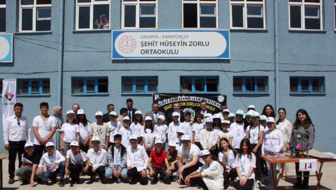 İlçemiz Şehit Hüseyin Zorlu Ortaokulu Tübitak 4006 Bilim Fuarı Düzenledi