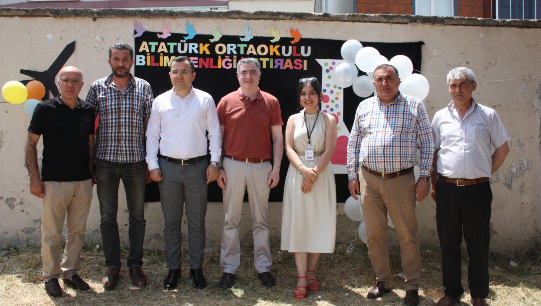 Atatürk Ortaokulu TÜBİTAK 4006 Bilim Fuarı Gerçekleştirildi