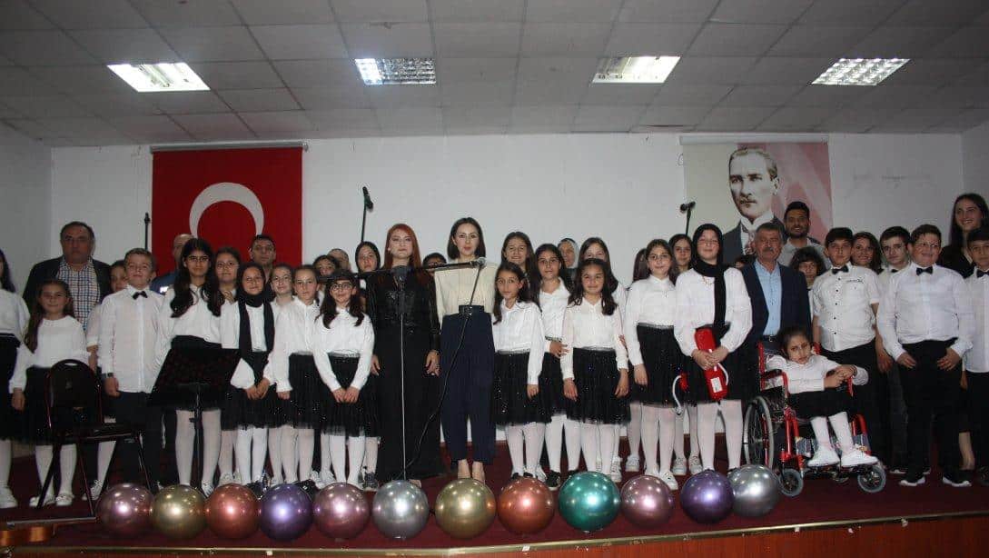 Valiliğimiz himayesinde Sakarya İl Milli Eğitim Müdürlüğümüzce düzenlenen #SanatSakarya projesi kapsamında Atatürk Ortaokulu Öğrencilerimiz Yıl Sonu Veda Konseri sunumu gerçekleştirdi. 